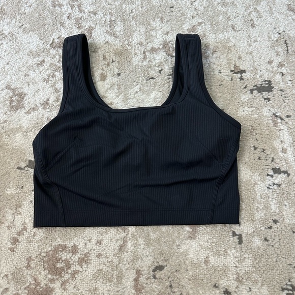 Lululemon Black Ribbed Crop Tank Size 8 - Picture 1 of 4